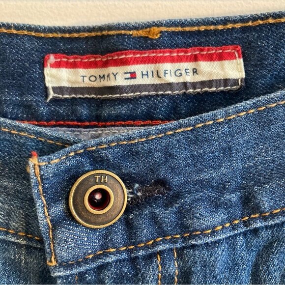TOMMY HILFIGER Sz 40 x  30 Classic Lightly Distressed Jeans NWT - Picture 6 of 16